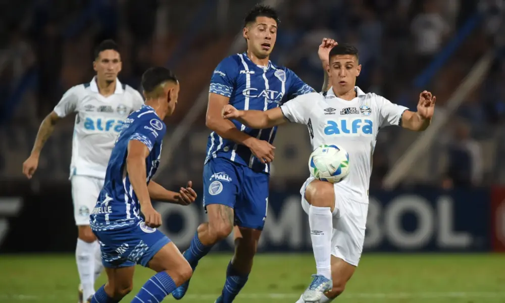 Lance de Godoy Cruz x Grêmio pela Sul-Americana • Reprodução/X/Conmebol