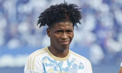 Jackson Rodríguez em jogo do Emelec • Martín Fonseca/Eurasia Sport Images/Getty Images