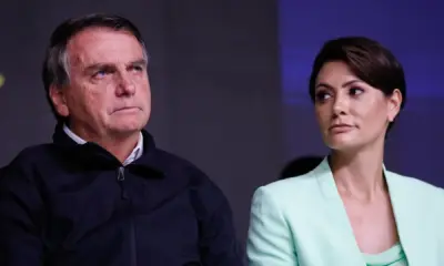 michelle_jair_bolsonaro-1 Jair Bolsonaro e Michelle Bolsonaro • Foto: Isac Nóbrega/PR