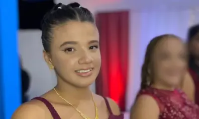 Simone morreu eletrocutada com celular na mão no momento em que saia do banho (Foto: Reprodução/ Redes Sociais)