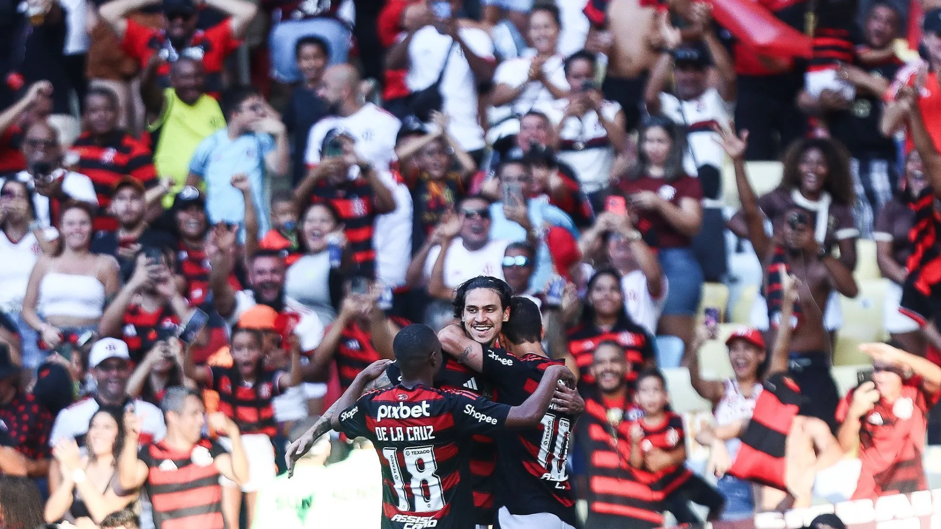Sob olhares de Dorival, Flamengo atropela o Corinthians pelo Campeonato Brasileiro