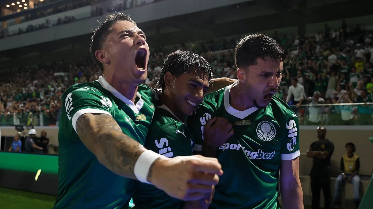 Com direito a “olé”, Palmeiras vence o Corinthians com autoridade