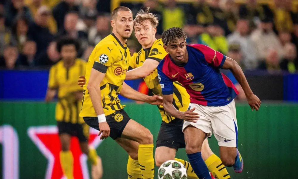 Lamine Yamal em lance no duelo entre Borussia Dortmund x Barcelona; joia esteve apagada no confronto • Divulgação/Barcelona