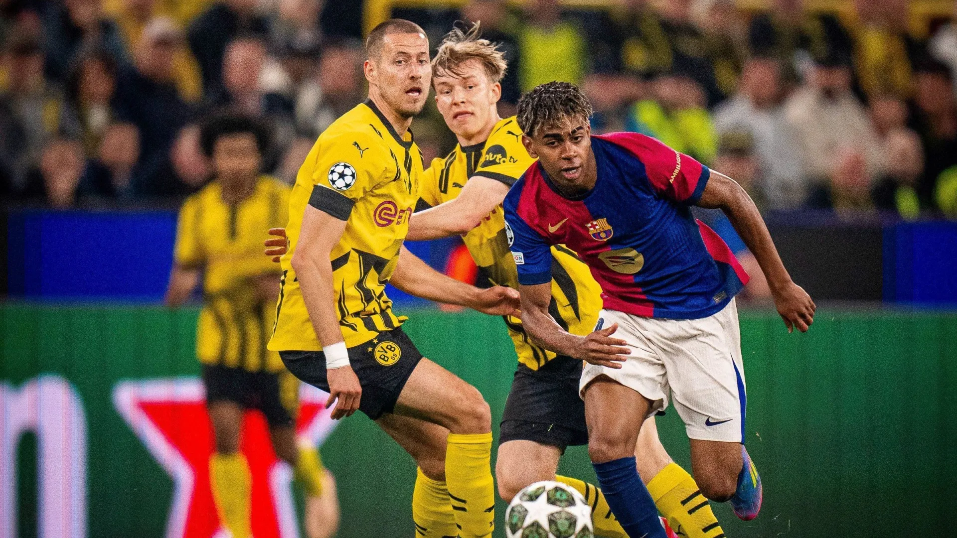 Barcelona sofre derrota pesada para o Borussia, mas avança na Champions