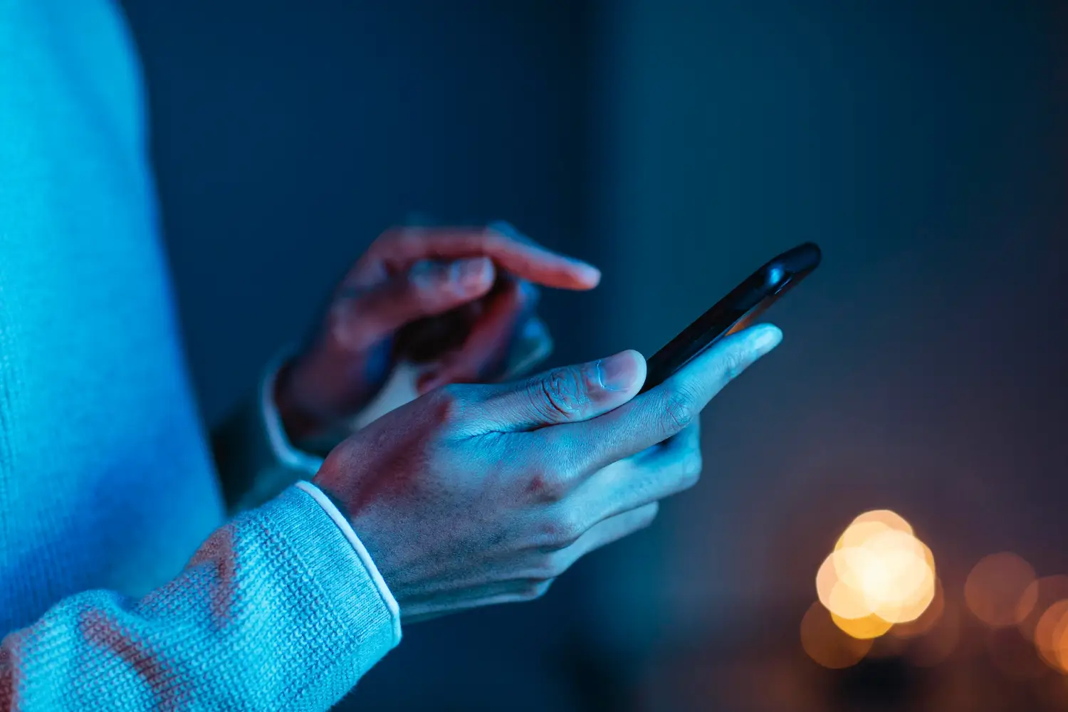 Estudo aponta que viciados em redes sociais são os que mais clicam em desinformação