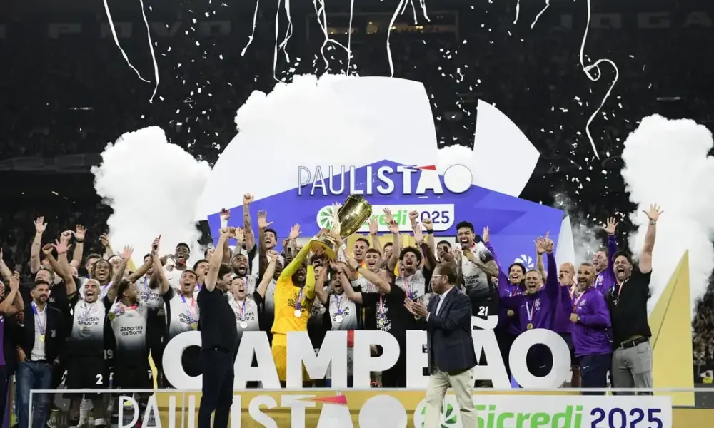 COMEMORA-TIMAO-O-Paulistao-Sicredi-2025-e-seuPaulistaoSicrediEdoBrasil-Alexandre-Battibugli-Ag.-Paulistao Comemoração do título do Campeonato Paulista de 2025 pelo Corinthians (Foto: Alexandre Battibugli/Ag. Paulistão)