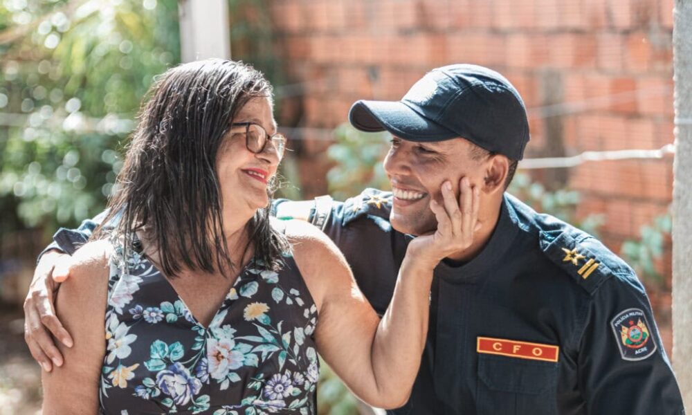 Dona Socorro viu com orgulho o filho se formar em três faculdades. Foto: Joabes Guedes/PMAC