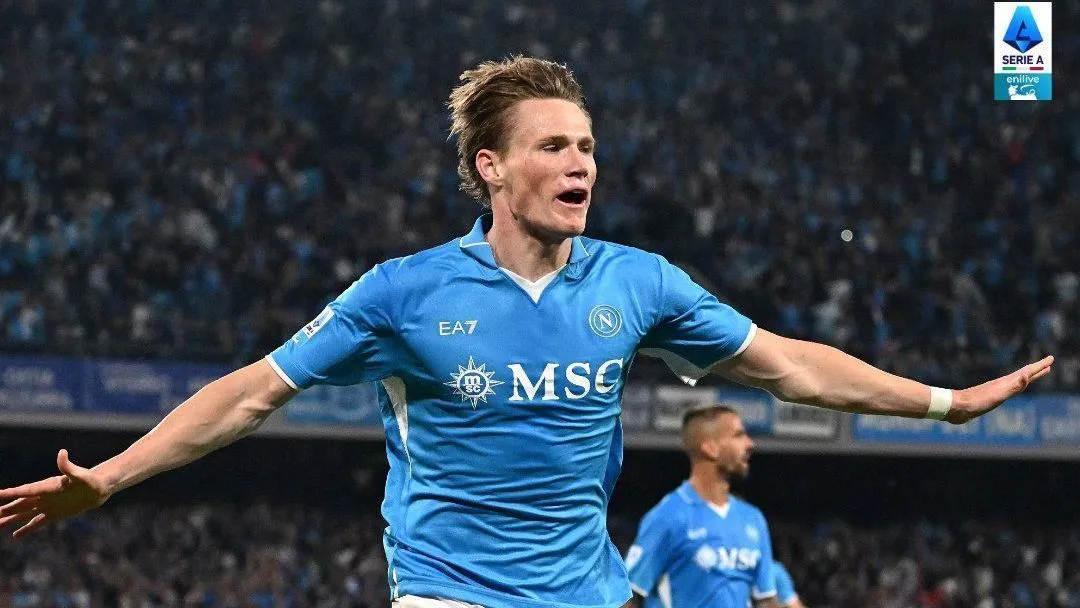 Napoli vence Cagliari e se torna campeão italiano pela quarta vez na história