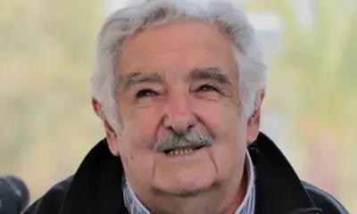 WhatsApp-Image-2025-02-07-at-14.04.01 José "Pepe" Mujica, ex-presidente do Uruguai, anuncia em 9 de janeiro de 2025 a extensão do câncer que sofre e que não continuará com o tratamento. Na imagem, ele apresenta seu livro ''Uma ovelha ao poder'' na Biblioteca Vasconcelos, na Cidade do México, México, em 2016 • Gerardo Vieyra/NurPhoto