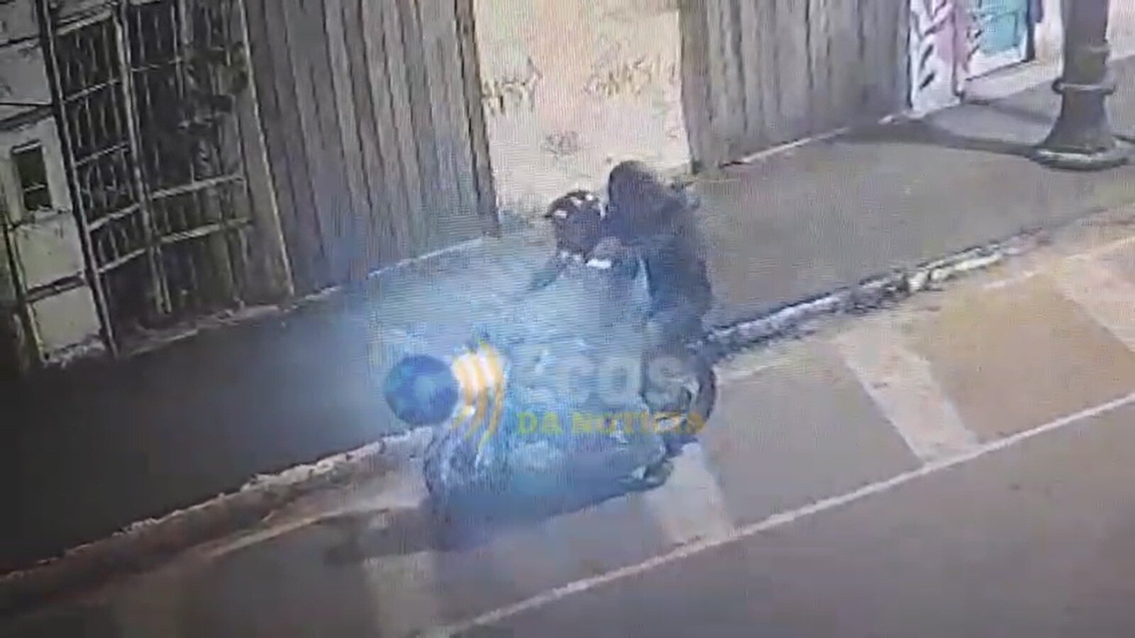 Câmera de segurança mostra ação de criminosos em ataque a bar na Gameleira; veja o vídeo