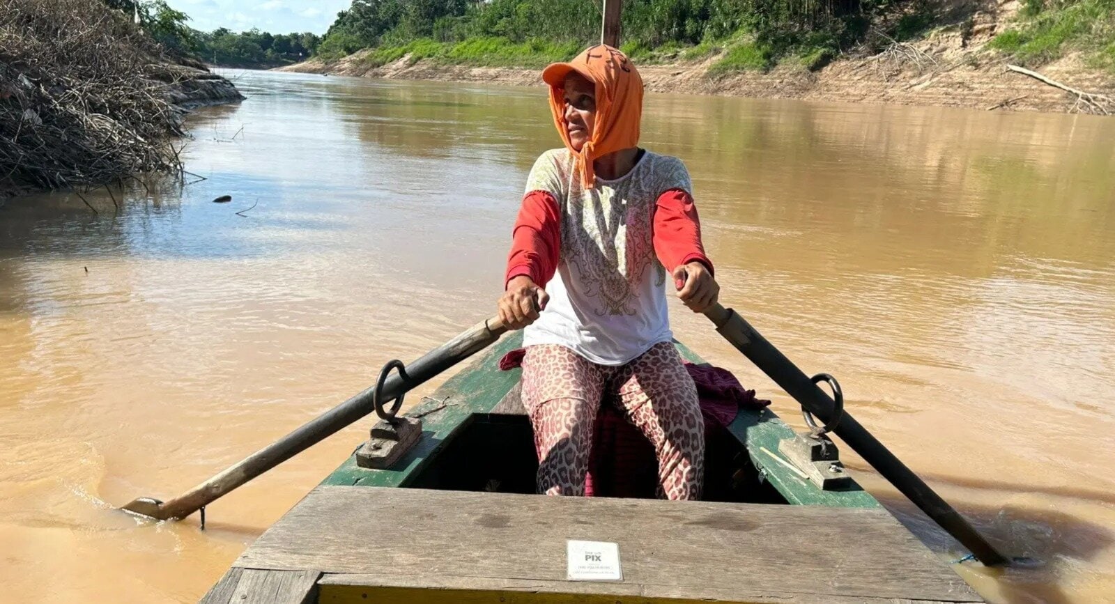 Catraia resiste como meio de transporte entre bairros da capital