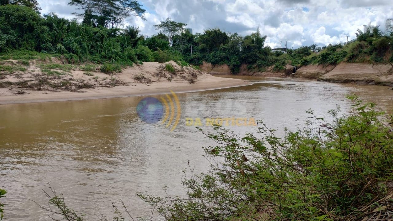 Bombeiros intensificam buscas por adolescente desaparecido no Rio Acre, em Brasiléia