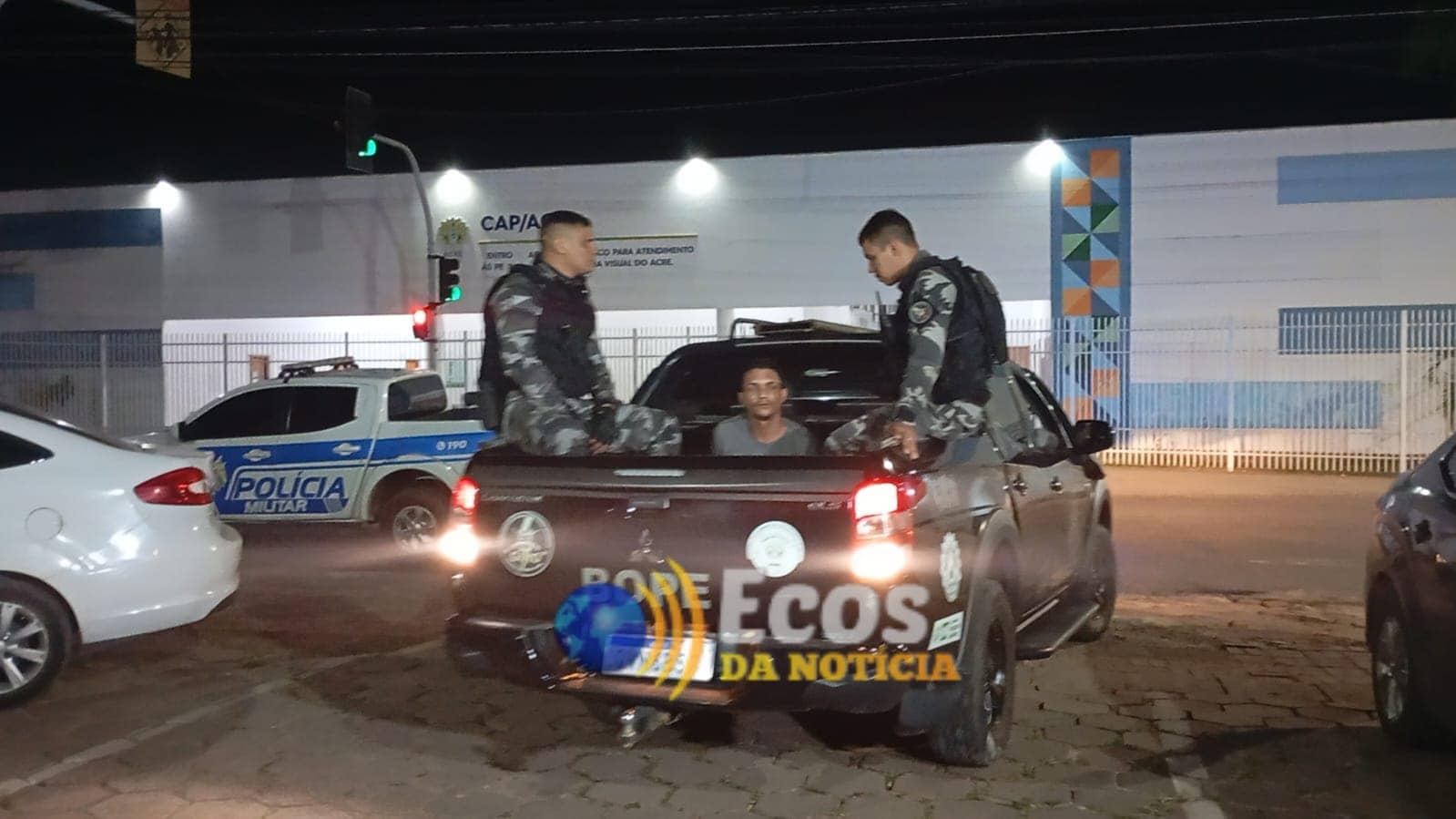 PMs prendem homem monitorado por tornozeleira por tráfico de drogas em Rio Branco