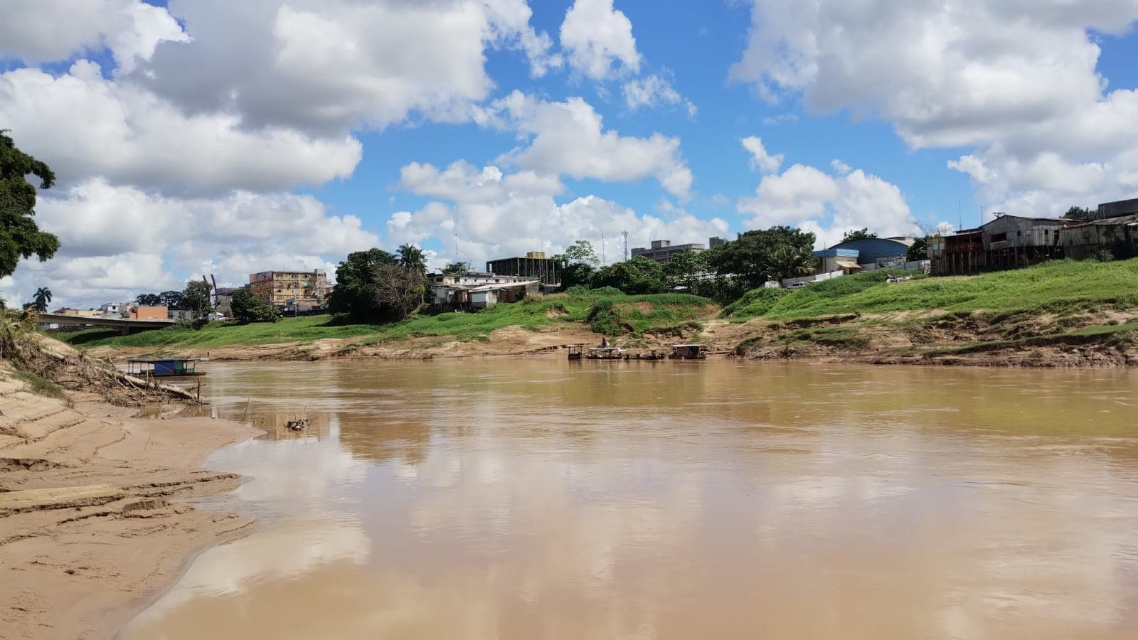 Nível do Rio Acre registra 4,37 metros neste domingo em Rio Branco, aponta boletim