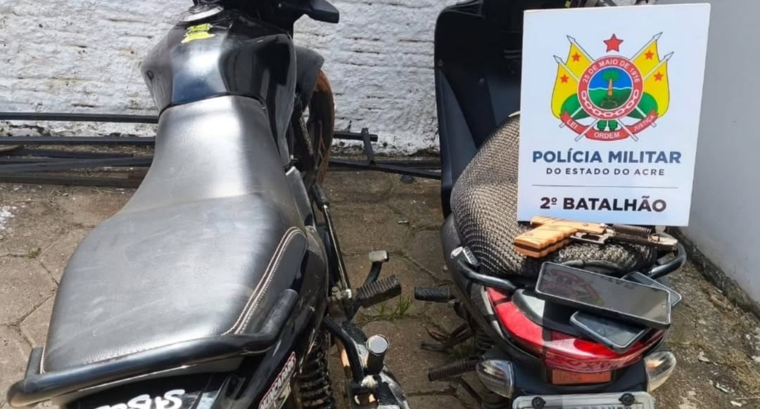 Menor é apreendido com arma de fogo e duas motocicletas roubadas no bairro Amapá