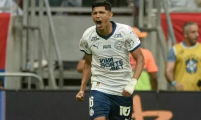 bahiavence Erick Pulga comemora após marcar para o Bahia contra o Vitória pelo Campeonato Brasileiro 2025
Imagem: Jhony Pinho/AGIF