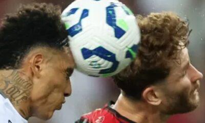 botxfla Igor Jesus, do Botafogo, e Léo Pereira, do Flamengo, disputam a bola no clássico no Maracanã
Imagem: Vítor Silva / Botafogo