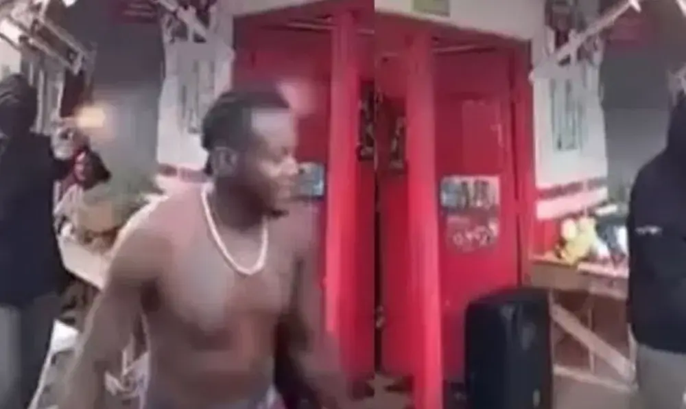 cantor-assassinato-tiktok-1024×596 O homem que assassinou o cantor durante live no TikTok não foi identificado (Foto: Reprodução/TikTok)