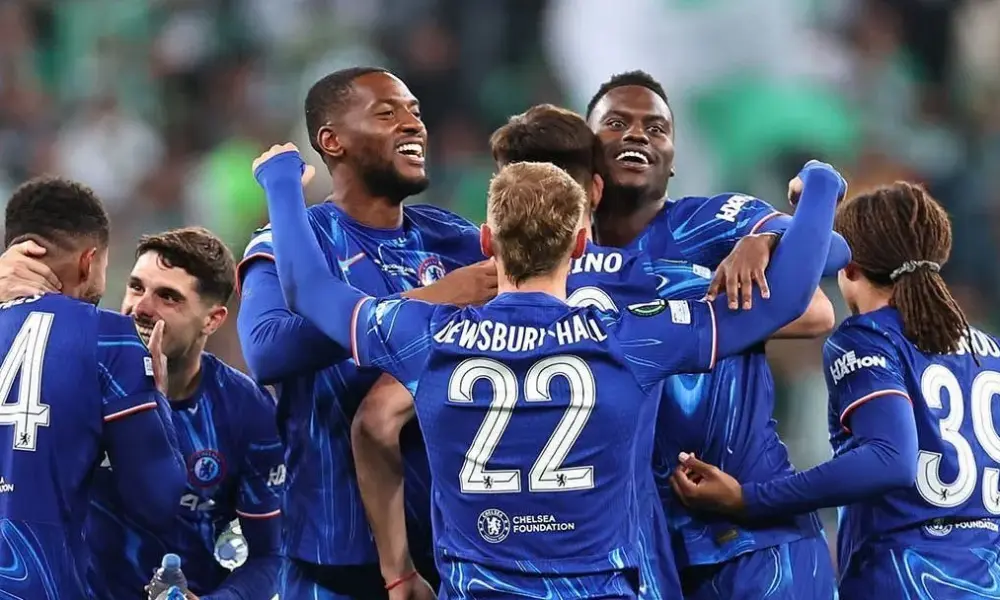 Jogadores do Chelsea comemoram título da Conference League  • Reprodução/X/@Conf_League