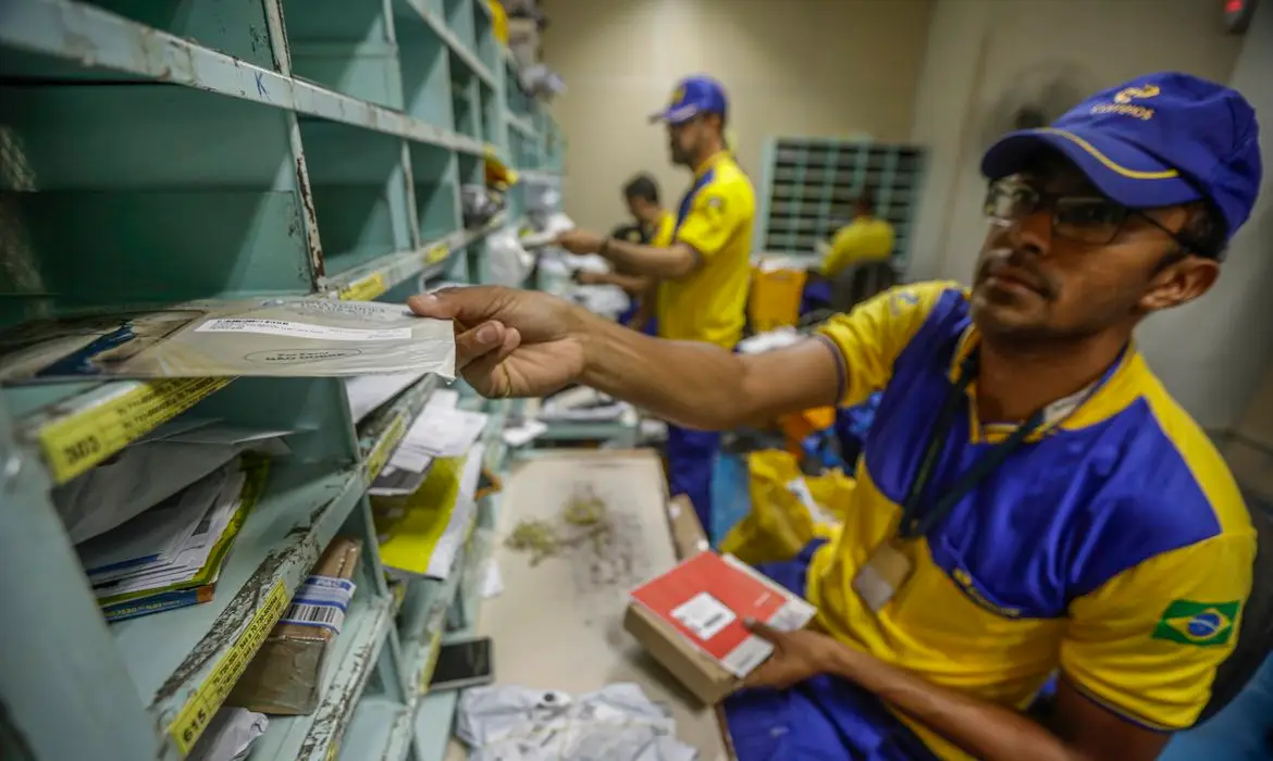 Correios anunciam plano para reduzir prejuízo de R$ 2,6 bilhões com corte de custos