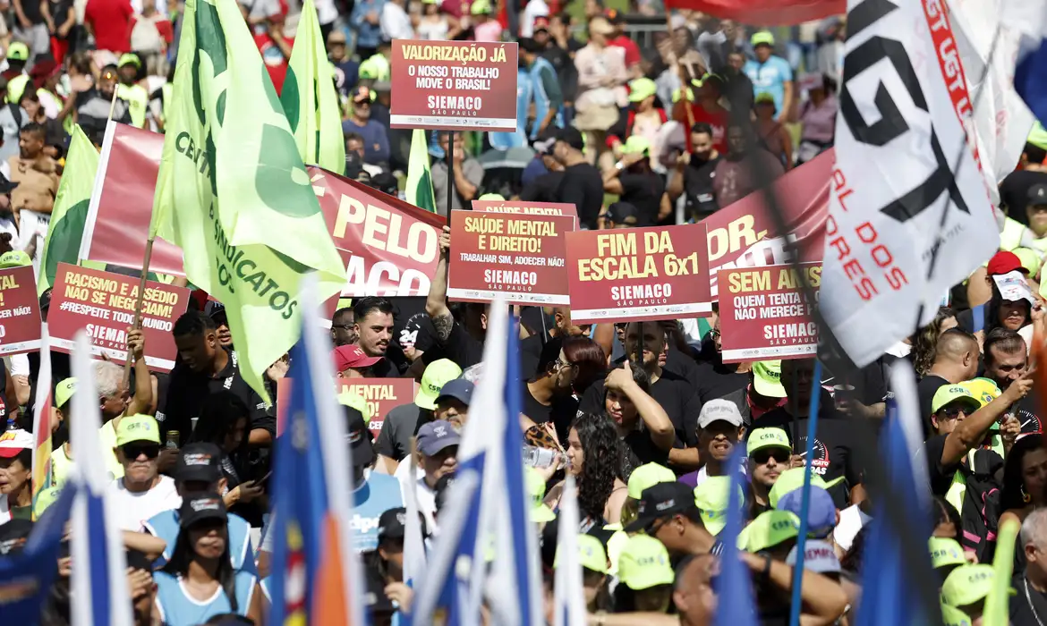 Ato em São Paulo une centrais sindicais e governo pelo fim da escala 6×1