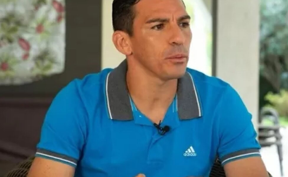 Ex-zagueiro Lucio está internado desde quinta-feira
Imagem: Kleyton Amorim/UOL