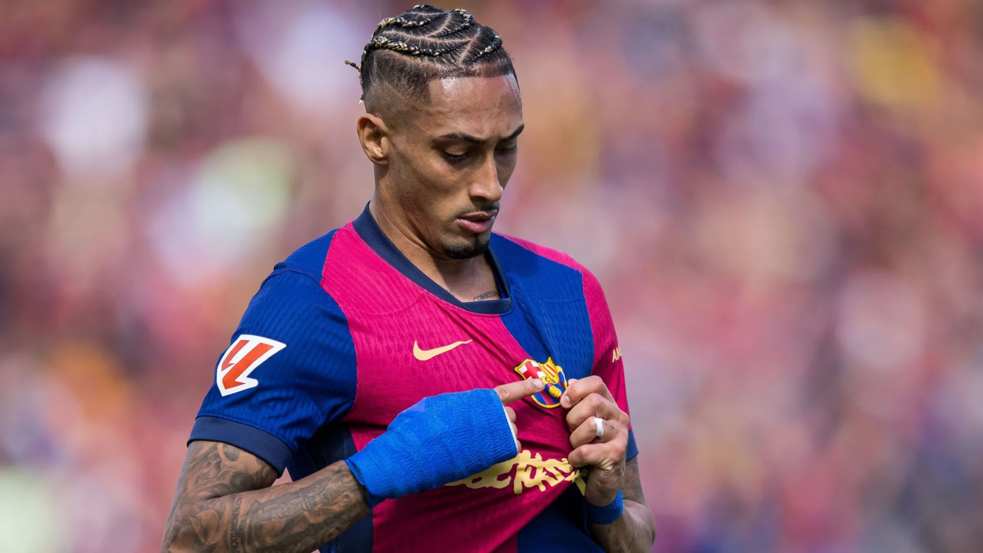 Com show de Raphinha, Barcelona vence jogo eletrizante contra Real e fica perto de título