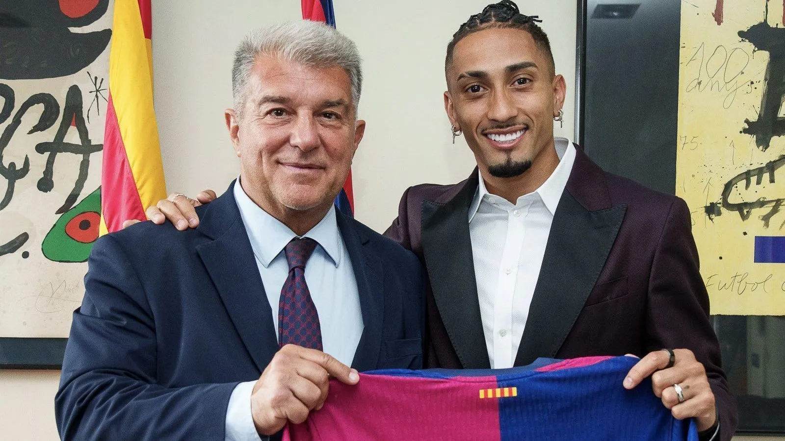 Barcelona anuncia renovação de contrato com Raphinha; veja detalhes