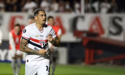Luciano comemora gol pelo São Paulo contra Talleres na Libertadores (Foto: Marcos Ribolli)