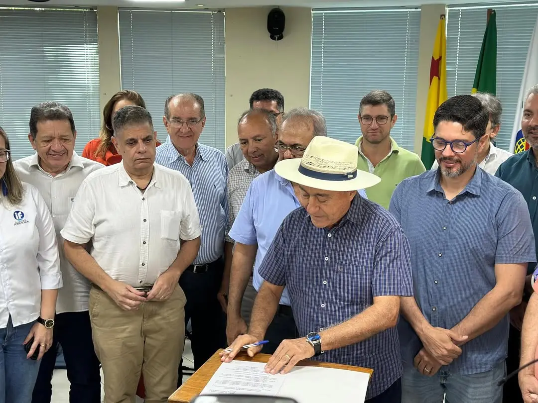 Prefeito Tião Bocalom oficializa utilidade da CDL e destaca papel do comércio na geração de empregos