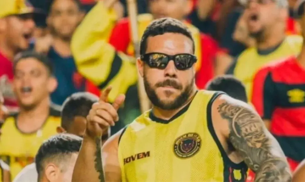 O torcedor estuprado já está com a família (Foto: Instagram/joao1905victor)