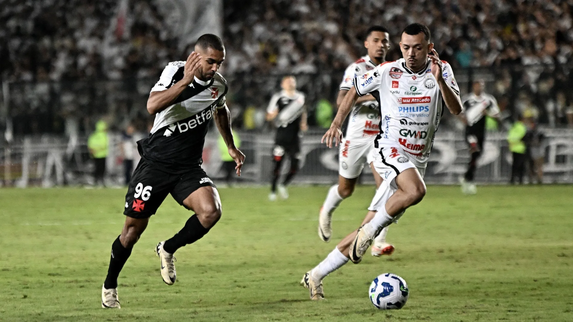 Nos pênaltis, Vasco bate Operário e vai às oitavas da Copa do Brasil